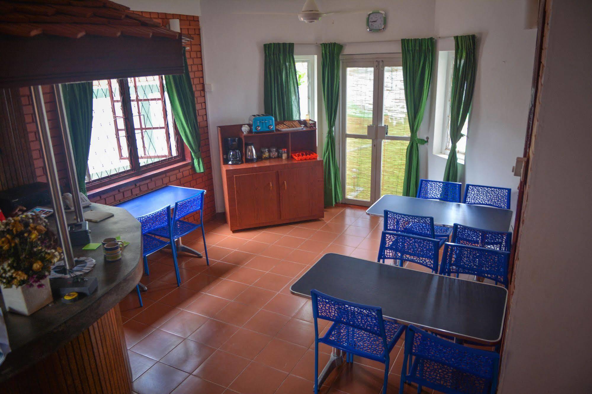 Explore Hostels Negombo Kochchikade المظهر الخارجي الصورة