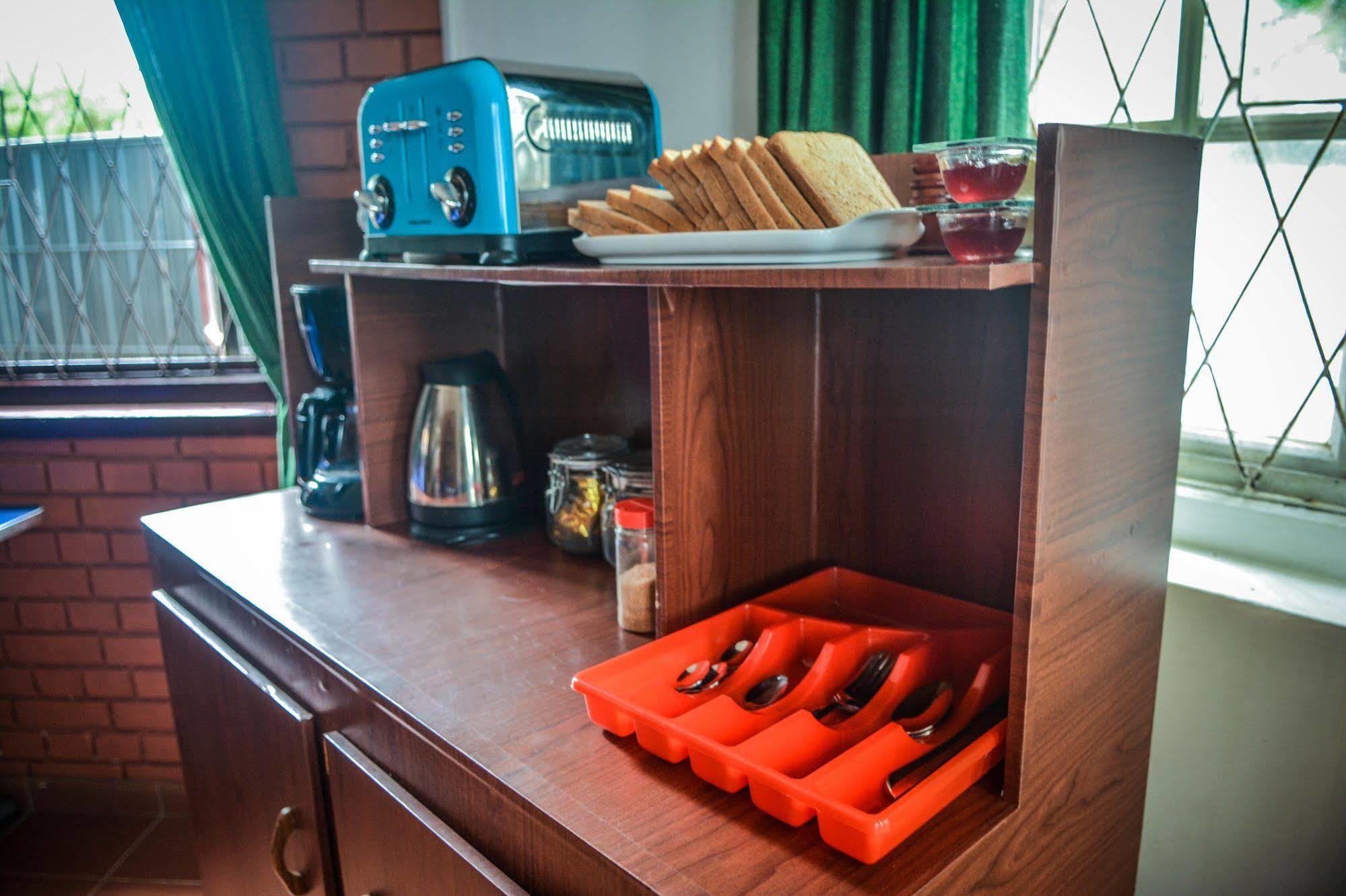 Explore Hostels Negombo Kochchikade المظهر الخارجي الصورة